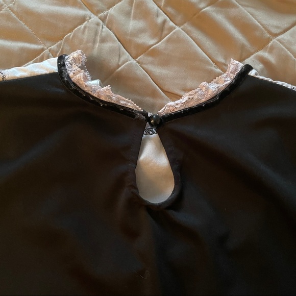 Cute, simple black dress - Picture 4 of 6